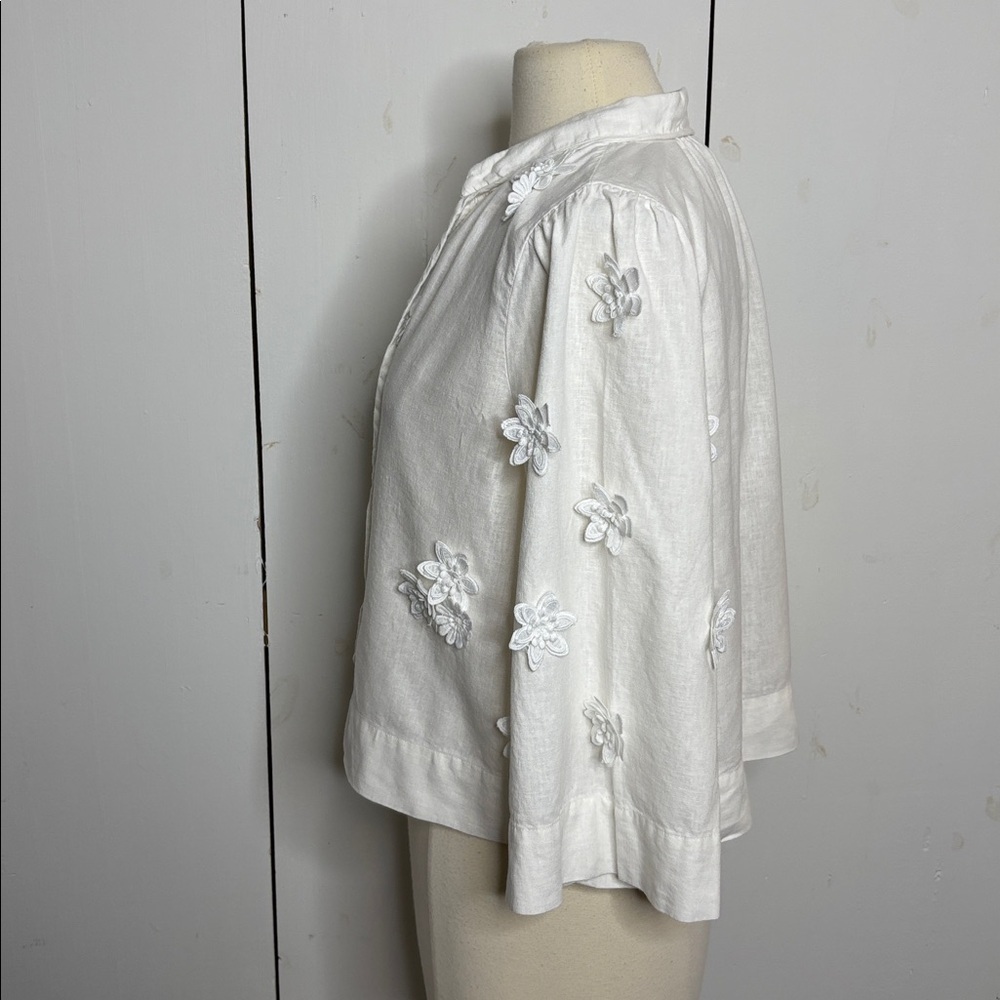 Loft white floral applica linen blend modern tie neck blouse size Medium - Picture 6 of 8
